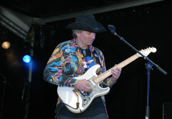 002 Charlie Vitamine Band